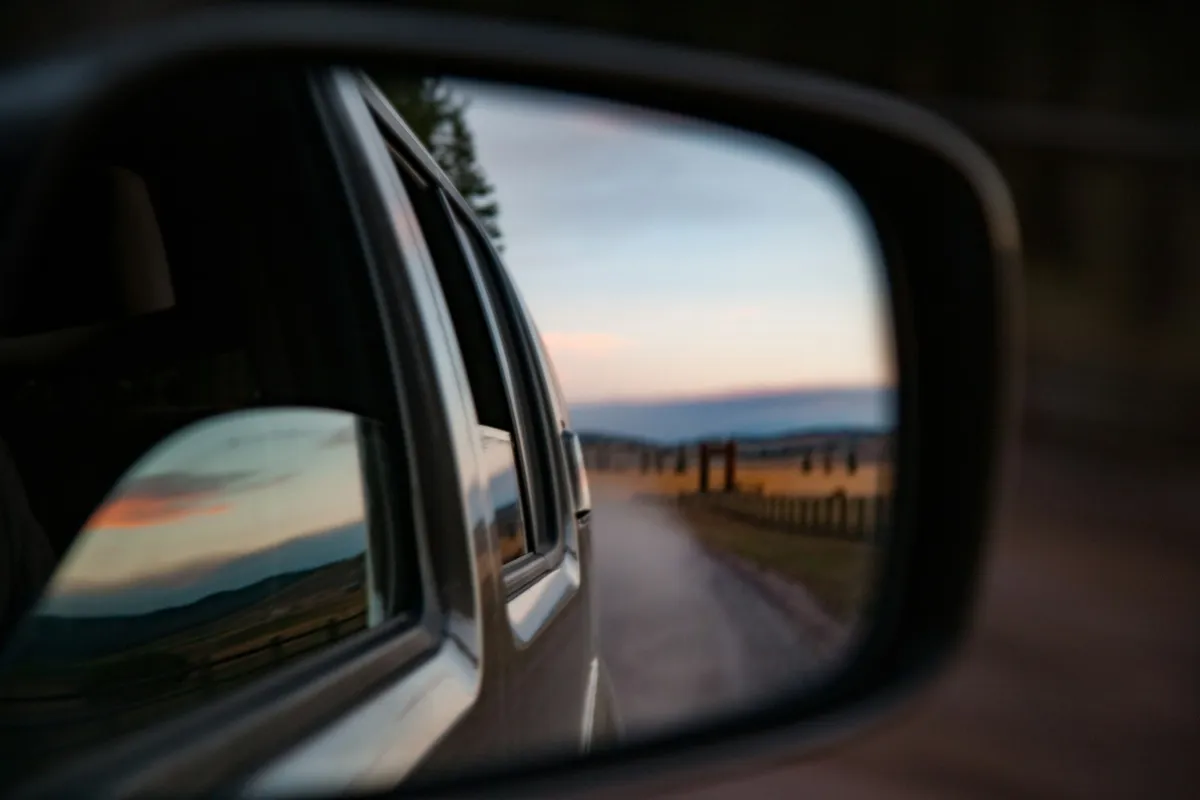 10 Reflection Prompts to Bridge 2025 and 2026
